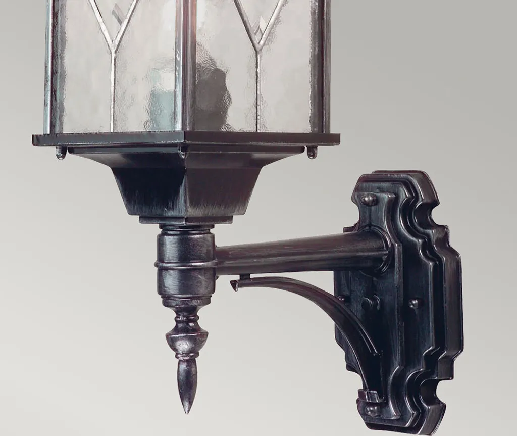 Applique Wexford aluminium noir IP44 Elstead : éclairage robuste E27