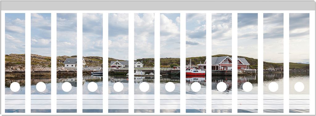 Wallario Ordnerrücken Sticker, selbstklebend für breite Ordner, 12 Stück, Motiv Kleine Siedlung am Meer