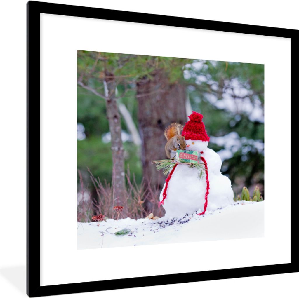 MuchoWow MuchoWow Gerahmtes Poster Eichhörnchen - Schneemann - Winter 40x40 cm - Poster mit zchwarzem Bilderrahmen - Poster - Plakat im Rahmen