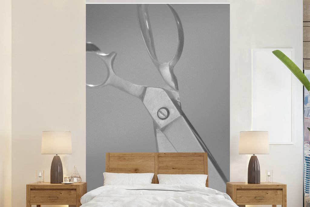 MuchoWow Fototapete für Wohnzimmer oder Schlafzimmer Wandtapete Vinyl Motivtapete Schere Nahaufnahme - schwarz und weiß - 155x240 cm - Tapete