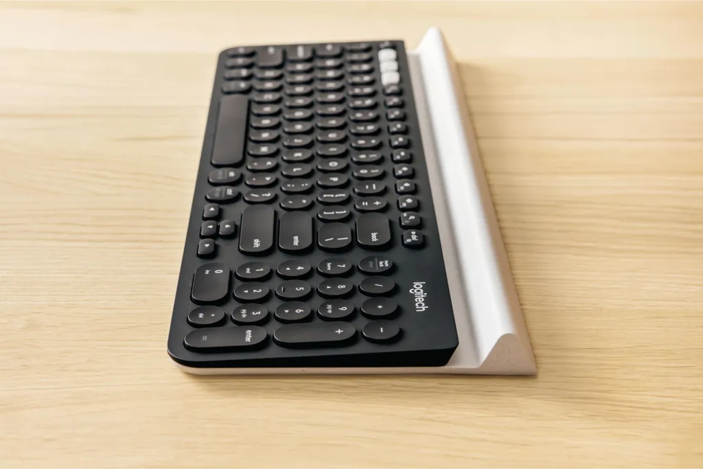 Logitech K780 Clavier Multi-Dispositifs avec Support Tablette et Mobile - 20
