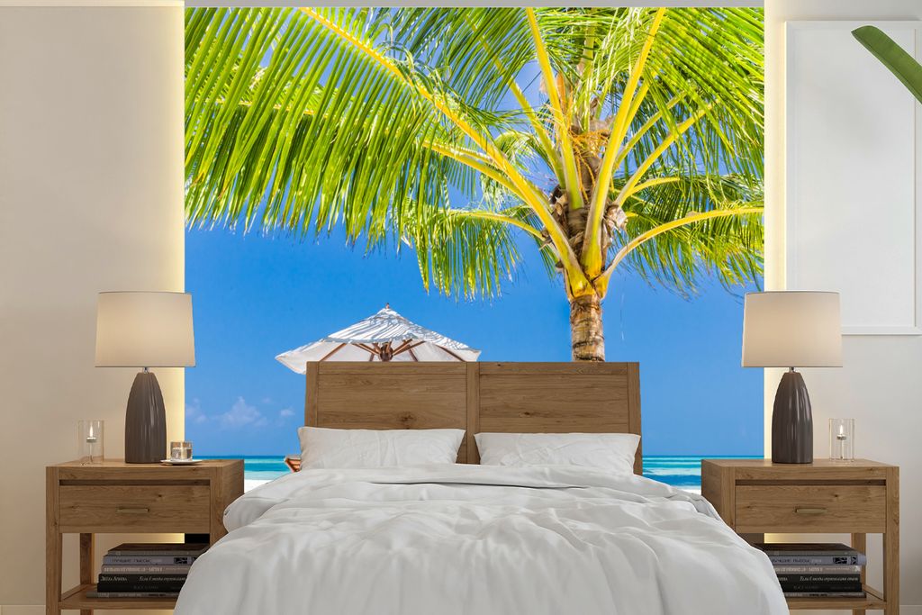 MuchoWow Fototapete für Wohnzimmer oder Schlafzimmer Wandtapete Vinyl Motivtapete Palme - Strandkorb - Sonnenschirm - 280x280 cm - Hintergrundbild