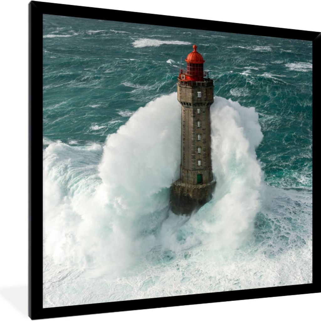 MuchoWow Gerahmtes Poster Der Leuchtturm von la Jument in Frankreich vor einem grauen Himmel 40x40 cm - Poster mit Schwarzem Bilderrahmen Wandpos...