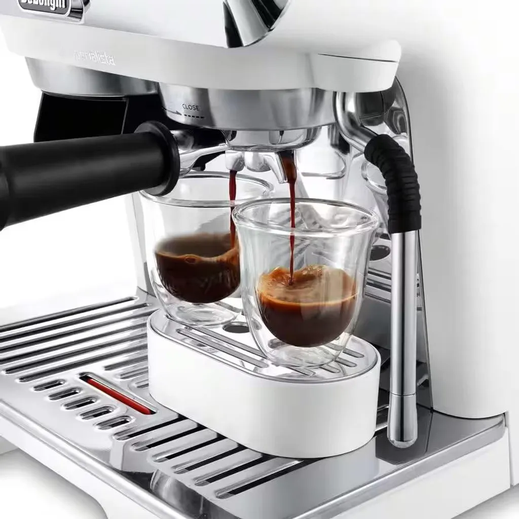 Machine espresso DeLonghi EC9155.W : un café professionnel sans effort - 11