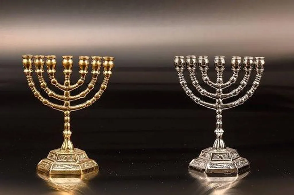 Menorah 13 cm pour célébrations et fêtes - Chandelier en or métal massif