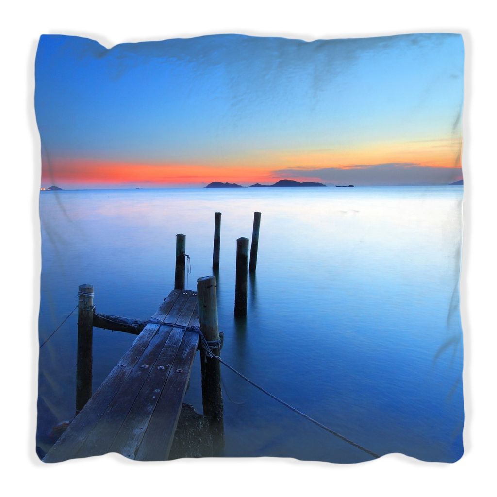 Wallario Premium Kissen, weiche Oberfläche, mit Motiv Steg im Wasser - Abendstimmung am Meer, Größe: 30 x 30 cm, mit weißer Rückseite