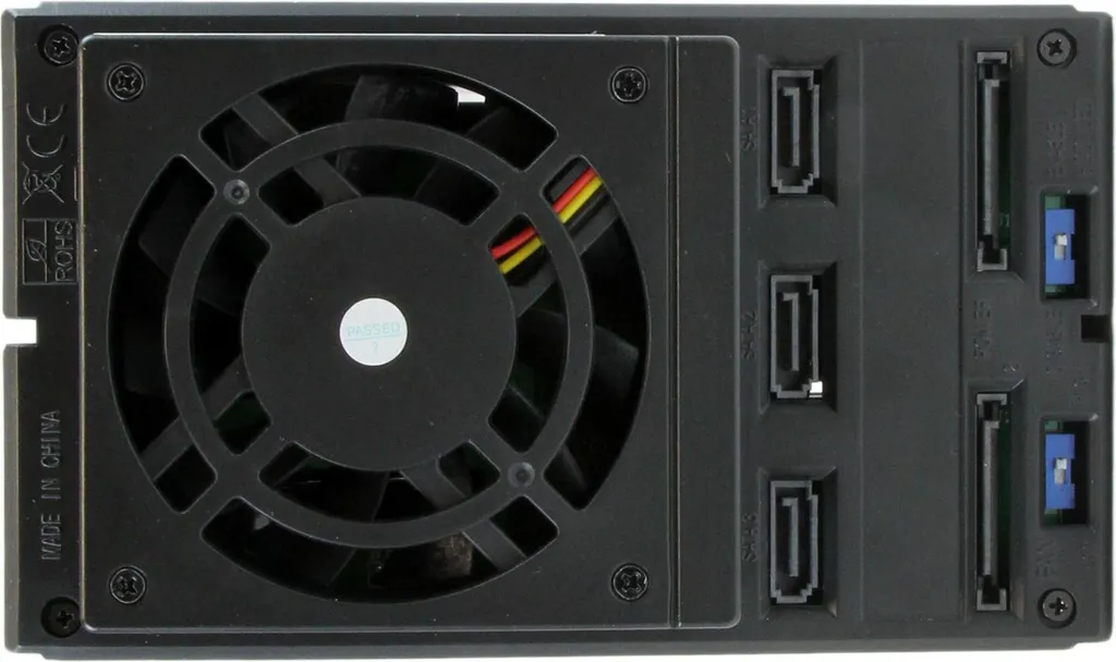 Recensione StarTech.com HSB3SATSASBA 3-Bay Mobile Rack SATA SAS - 4