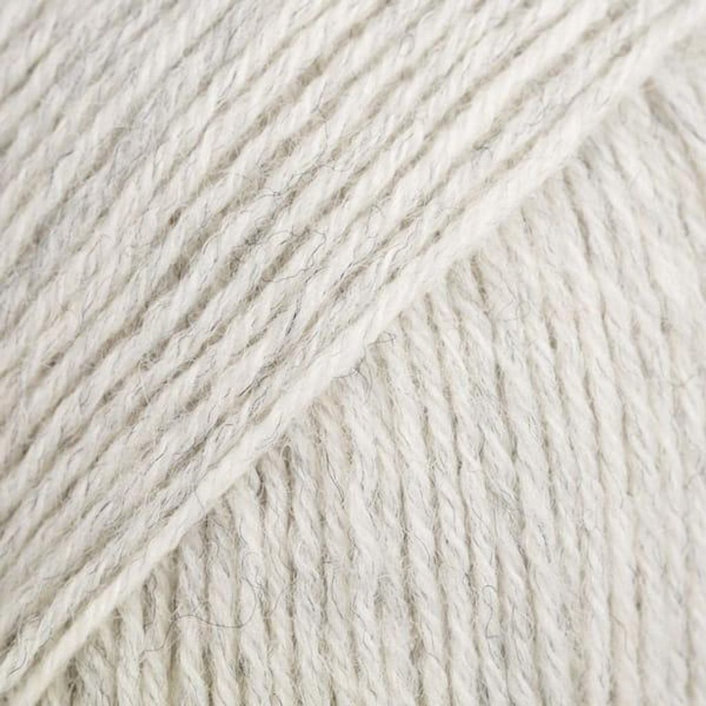 Drops Fabel Uni Colour 114 Light Pearl Grey Strickgarn