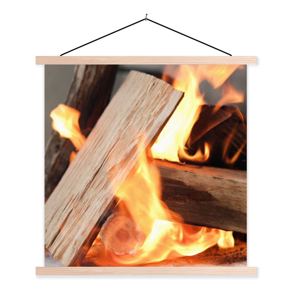 MuchoWow Textilposter Holzverbrennung am offenen Feuer 60x60 cm mit holzfarbenen Rahmen - Wanddekoration