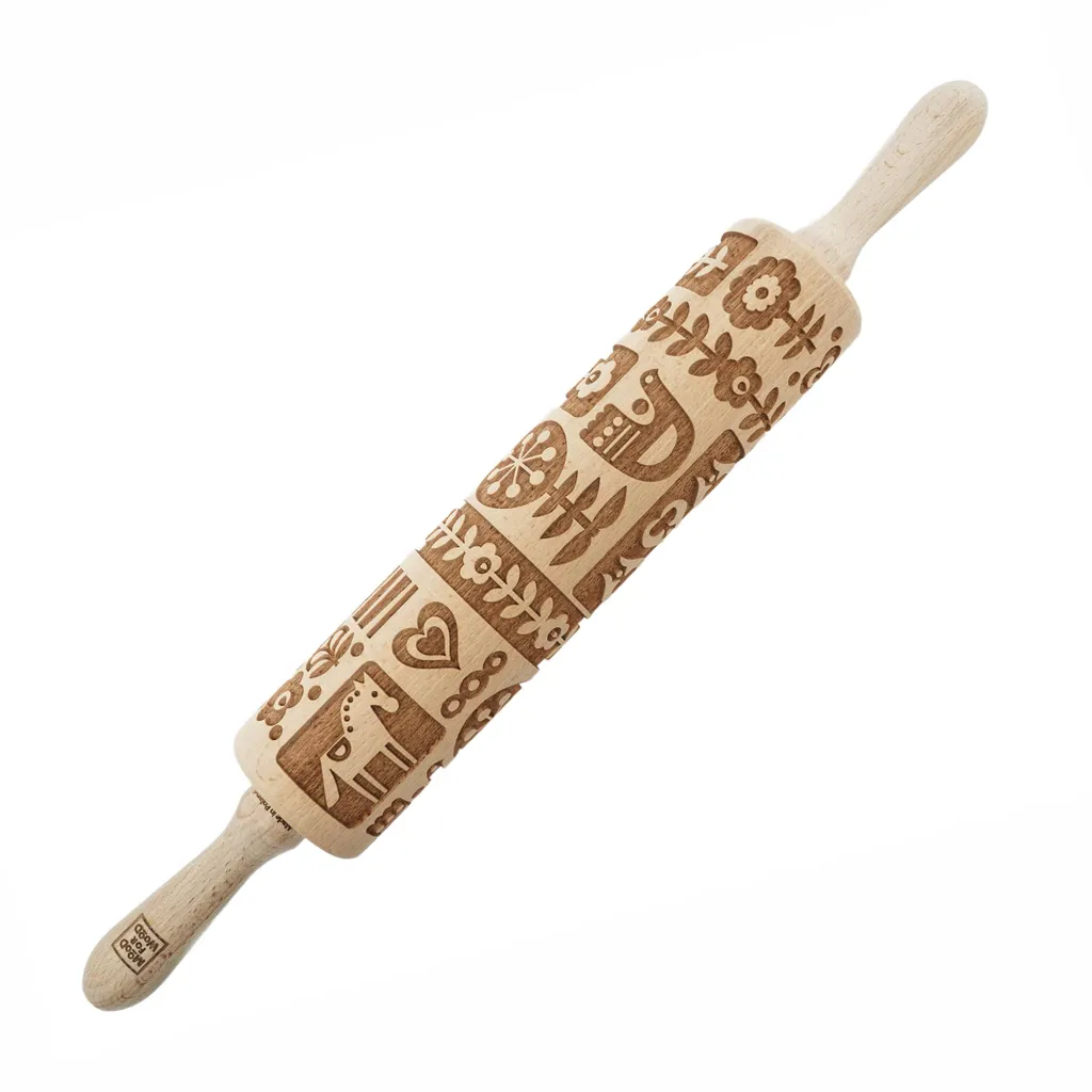 Mattarello in legno MoodForWood, inciso, 43 cm con manici, perfetto per la cottura al forno - motivo scandinavo