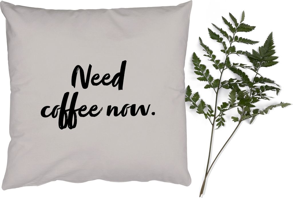 MuchoWow Zierkissen Sofakissen Wohnzimmer Dekokissen 50x50 cm Zitate - Sprichwörter - Ich brauche jetzt Kaffee - Kaffee - Komfort - Sofakissen
