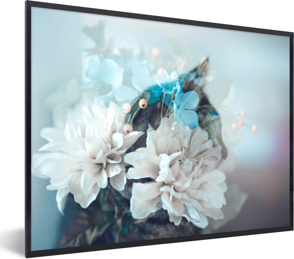 MuchoWow MuchoWow Gerahmtes Poster Katze - Blume - Blau 80x60 cm - Poster mit zchwarzem Bilderrahmen - Schwarzem - Mit Gestell