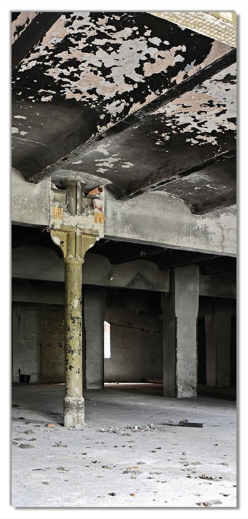 Wallario selbstklebende Türtapete 93 x 205 cm mit Schutzlaminat - Verlasse Brauerei - Alte Industriehalle