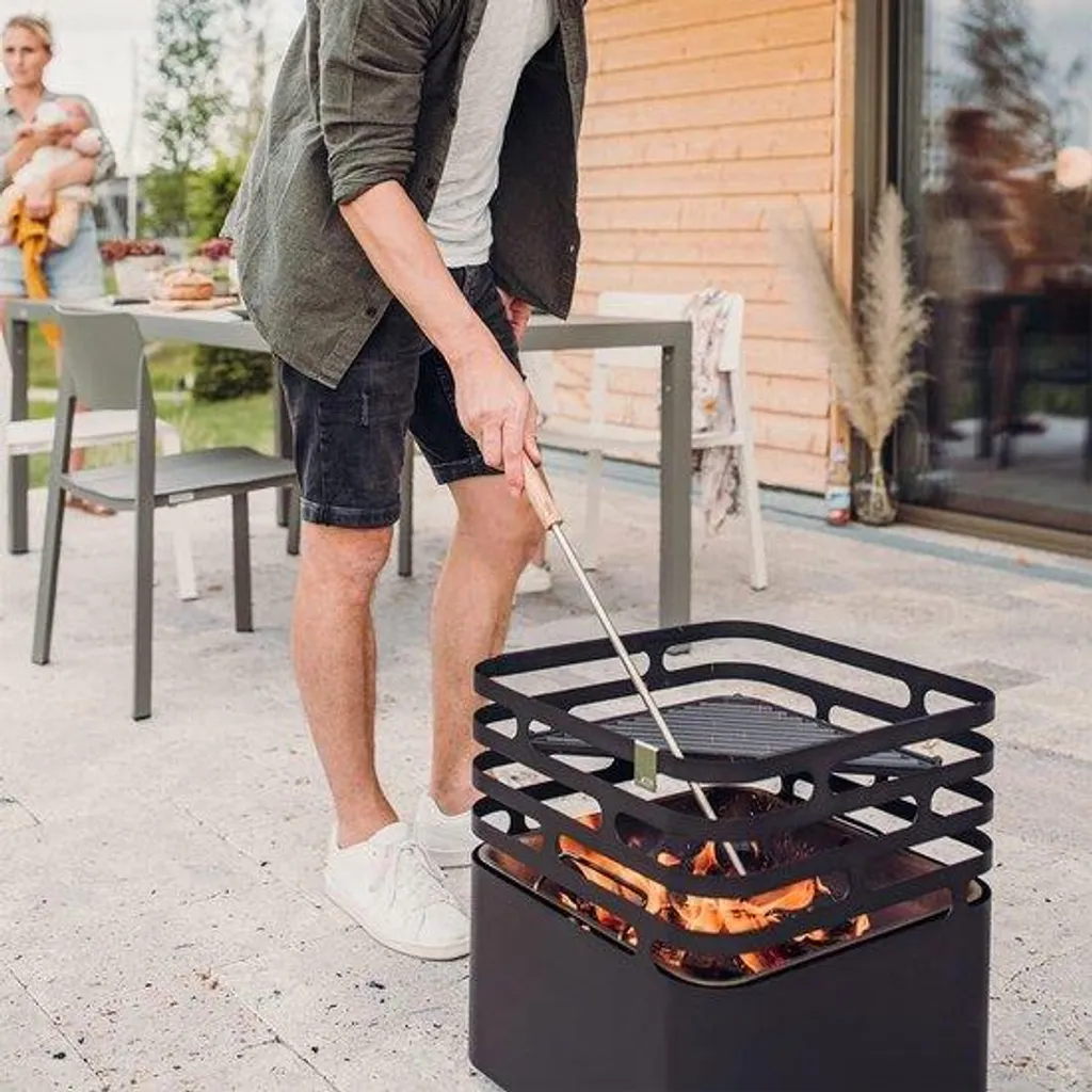 Allume-feu sécurisé manche chêne et inox pour carreau de bois et charbon