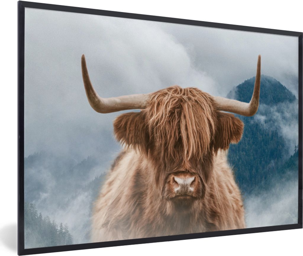 MuchoWow Gerahmtes Poster Schottischer Highlander - Berg - Nebel 60x40 cm - Poster mit Schwarzem Bilderrahmen Wandposter Rahmen Foto Bilder - Pri...