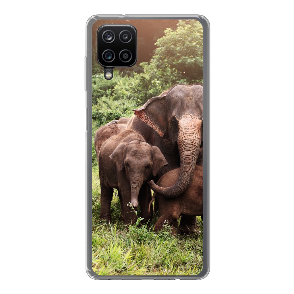 MuchoWow Handyhülle Schutzhülle Hülle für Samsung Galaxy A12 Elefant - Tiere - Wald - Gras - Grün Silikon Softcase Handy Hülle - Bild