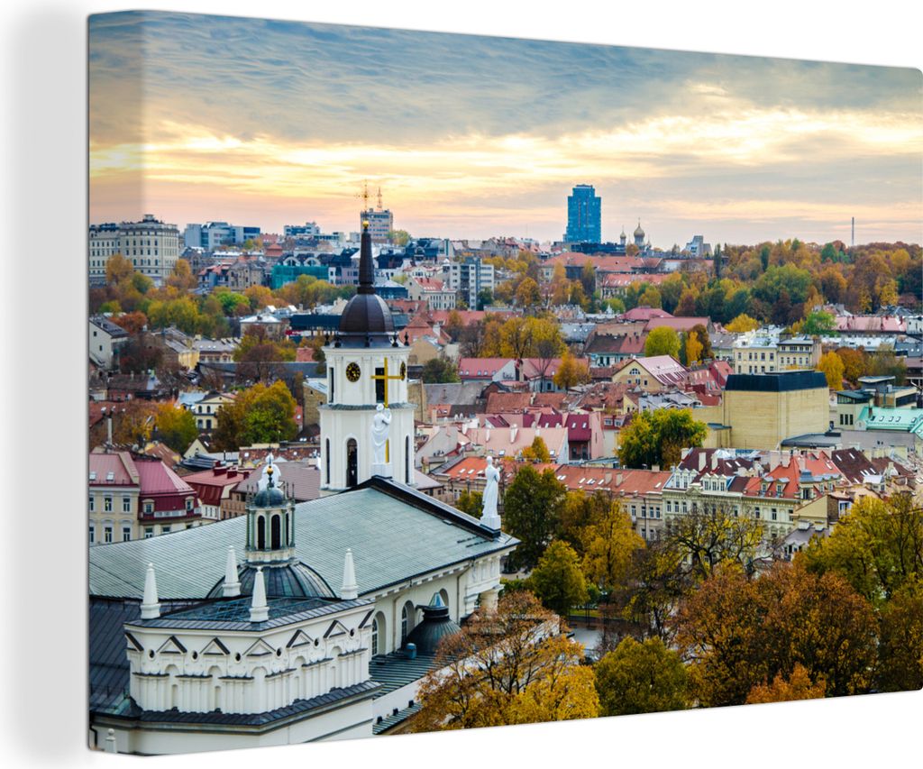 OneMillionCanvasses - Leinwandbilder - 140x90 cm, Skyline mit grünen Bäumen und Vilnius in Litauen, Wandbilder Kunstdruck Wanddekoration - Foto...