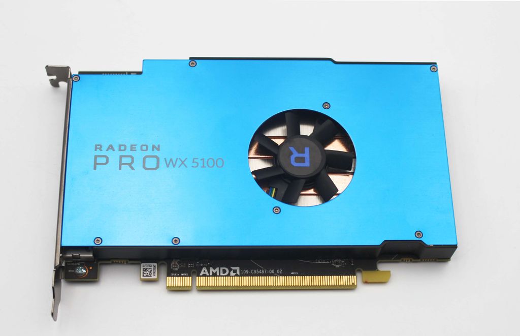 AMD Radeon Pro WX 5100 8 GB GDDR5 4x DP PCI-E Grafikarte - bulk