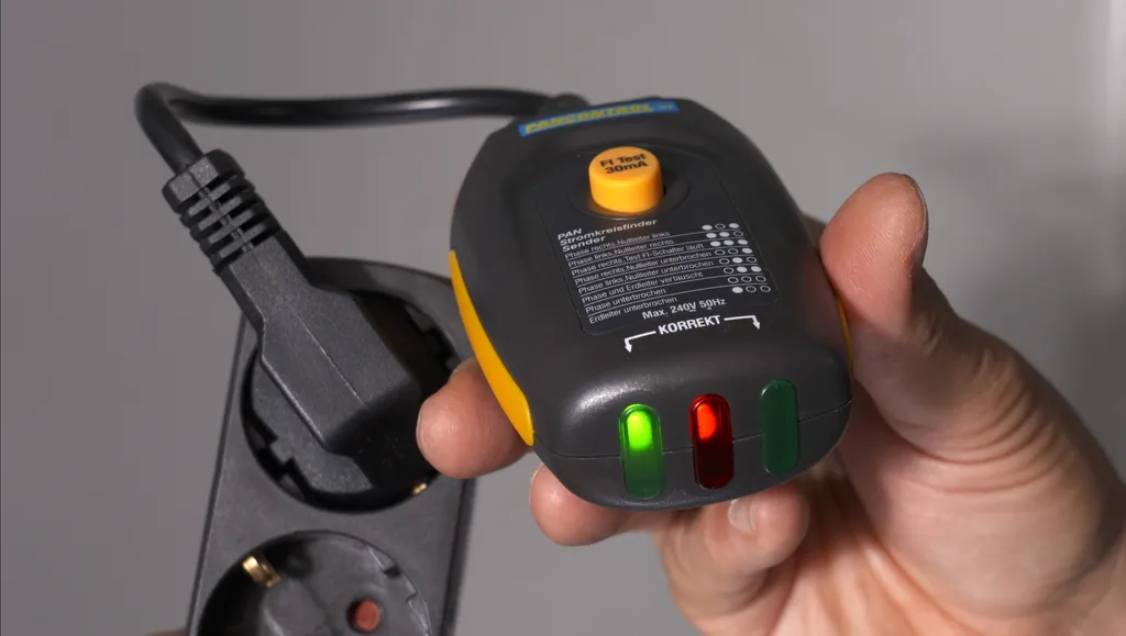 Détecteur de circuits électriques PANCONTROL pour rénover sans risques - 14