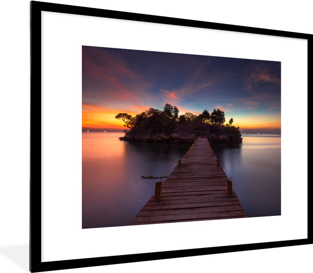 MuchoWow Gerahmtes Poster Sonnenuntergang - Brücke - Bäume - Wasser - Insel 80x60 cm - Poster mit Schwarzem Bilderrahmen Wandposter Rahmen Foto...