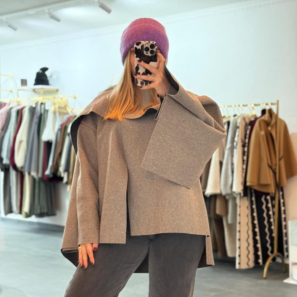 Cape Poncho "Lydia" Hellgrau Onesize (XS-XL) für Damen Poncho, übergroßer Cape für den Herbst und Winter, Frauen Cape, Wintercape, Langarm Cape...