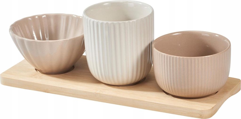 Set mit 3 Keramikschalen zum Servieren mit Bambustablett