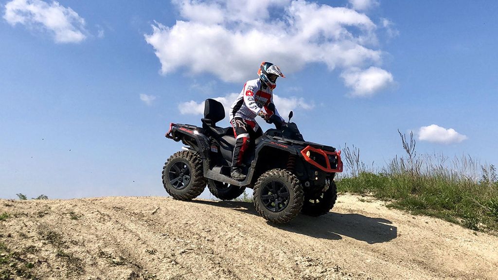 Jochen Schweizer Quad Offroad-Tour Prag (3 Std.); Erlebnis verschenken oder selbst erleben; 1-7 Personen