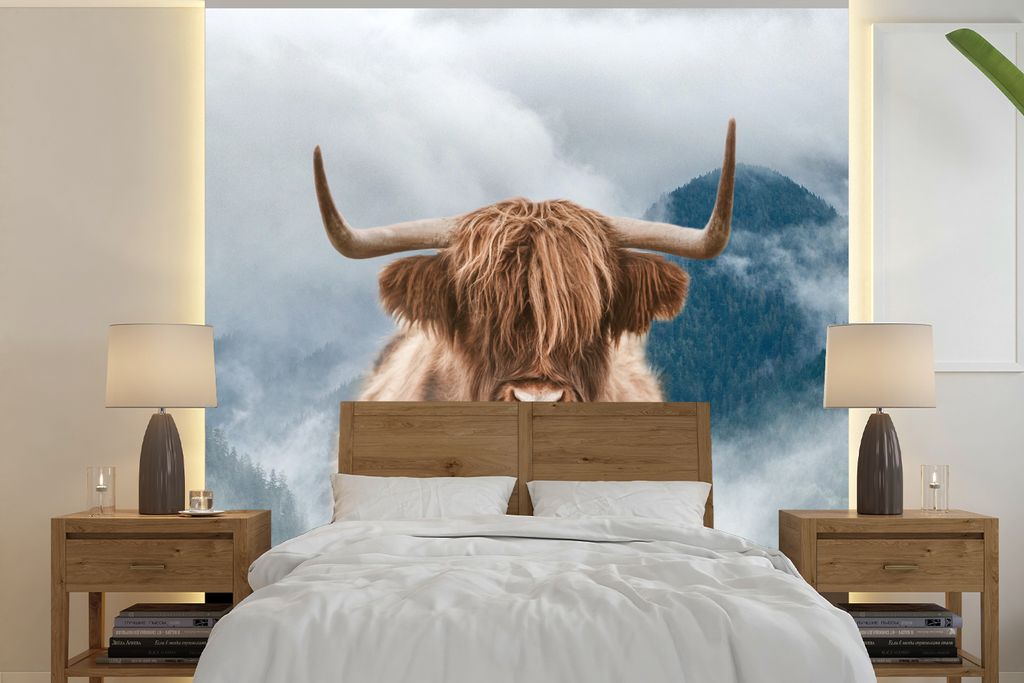 MuchoWow Fototapete für Wohnzimmer oder Schlafzimmer Wandtapete Vinyl Motivtapete Schottischer Highlander - Nebel - Berg - 300x300 cm - Wanddeko...