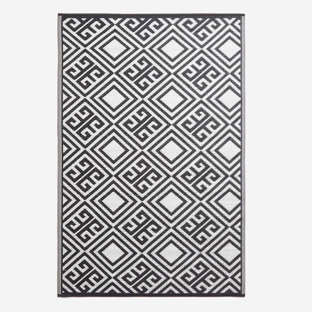 HOMESCAPES Outdoor Teppich wetterfest schwarz-weiß 120x186 cm, Balkonteppich mit geometrischem Muster, Gartenteppich wendbar