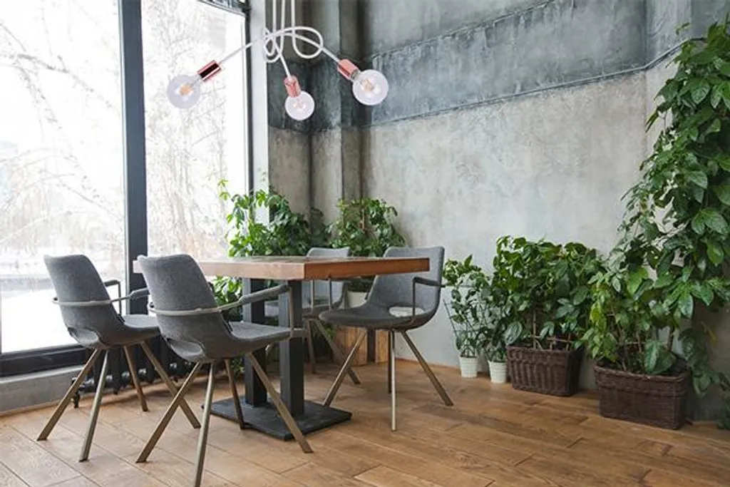 Suspension salon cuivre style loft pour illuminer une table basse