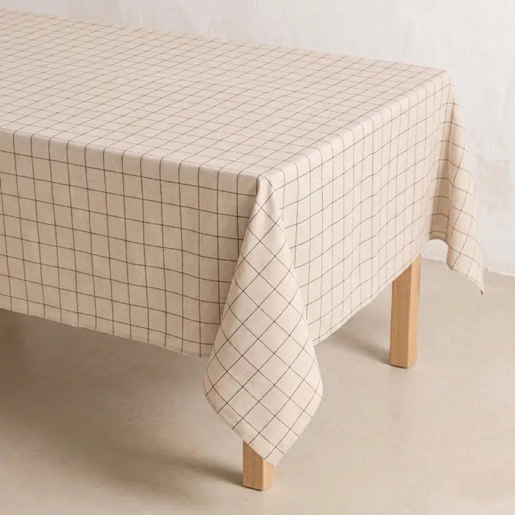 GAMUSI BASTO Baumwolle Tablecloth with Embossed Check Pattern – Elegant Table Linen – White – 150 x 250 cm