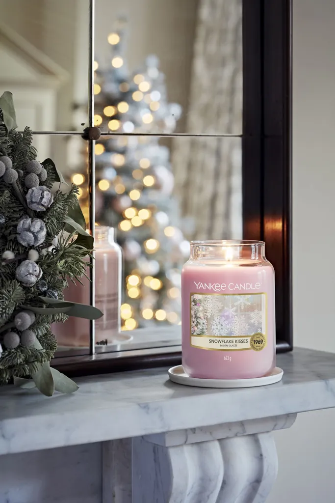 Snowflake Kisses Yankee Candle 623g - Candela Grande Decorativa Inverno