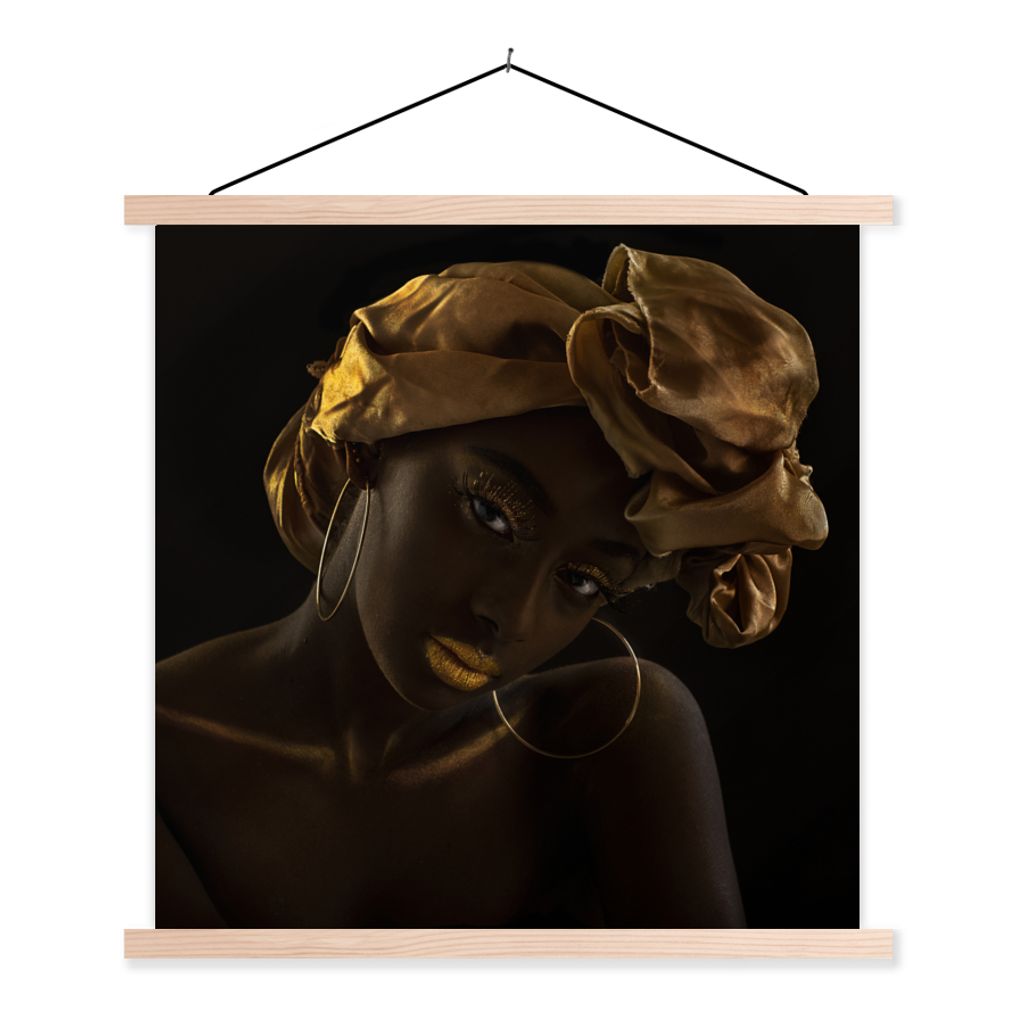 MuchoWow Textilposter Frauen - Kopftuch - Gold - Luxus 120x120 cm mit holzfarbenen Rahmen - Textil-Poster
