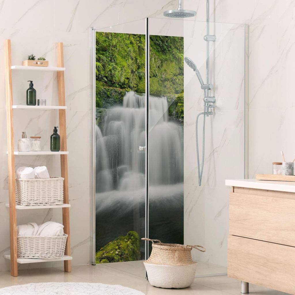 Duschrückwand Natur selbstklebend - 0.61 mm Wandpaneel wasserfest Wasserfall grün Motiv Badrückwand fugenlos Premium matt 100x200 cm