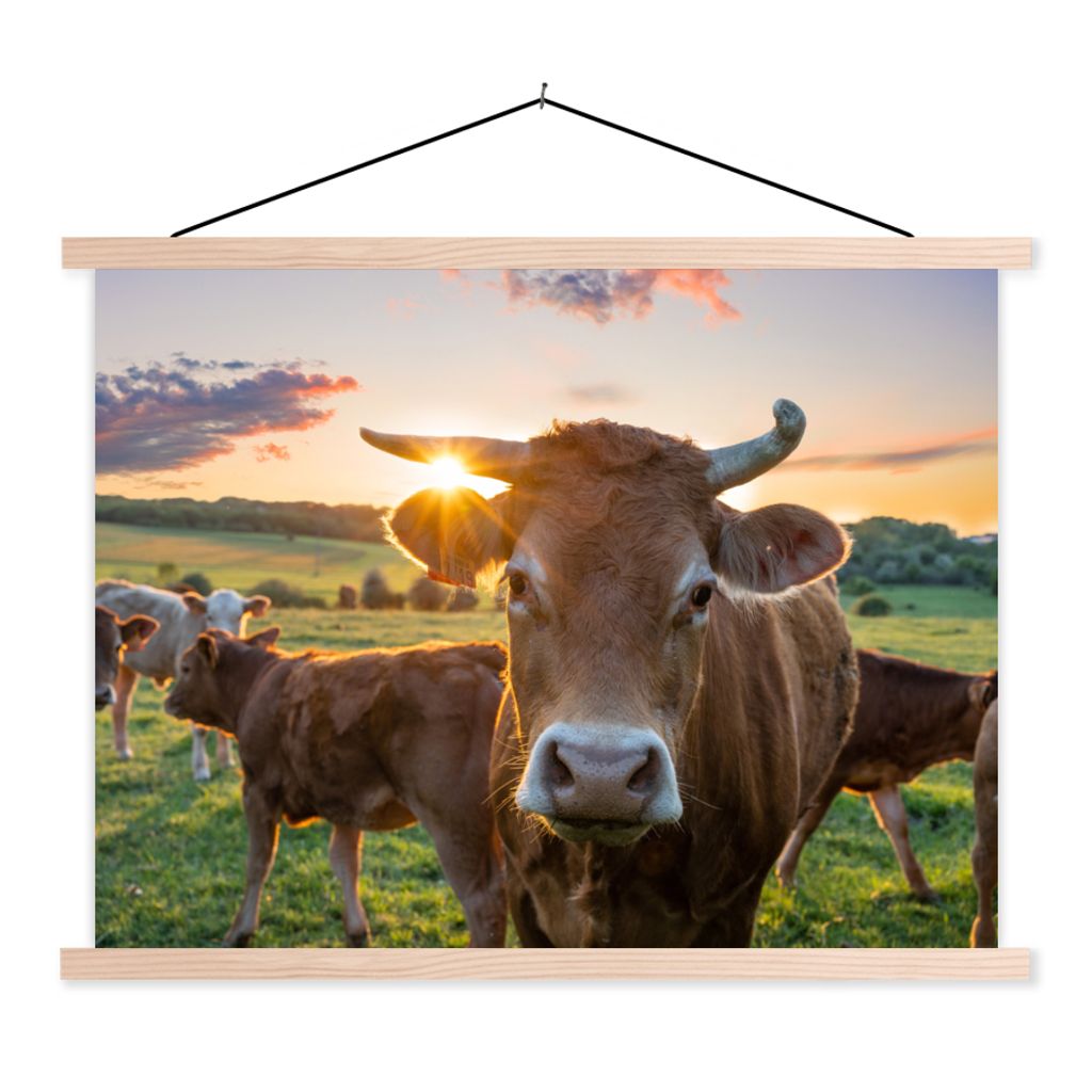 MuchoWow Textilposter Kühe - Sonne - Wiese - Landleben 120x90 cm mit holzfarbenen Rahmen - Magnetisch