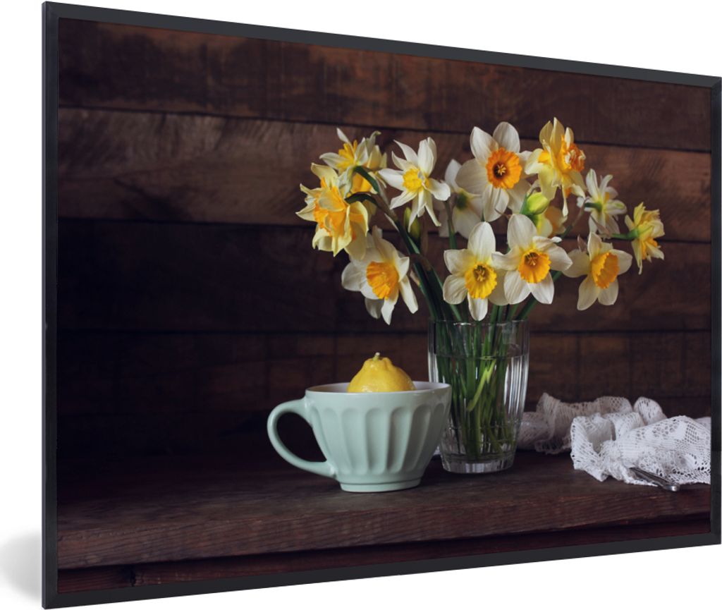 MuchoWow Gerahmtes Poster Narzissen - Teetasse - Stilleben 90x60 cm - Poster mit Schwarzem Bilderrahmen Wandposter Rahmen Foto Bilder - Fotorahme...
