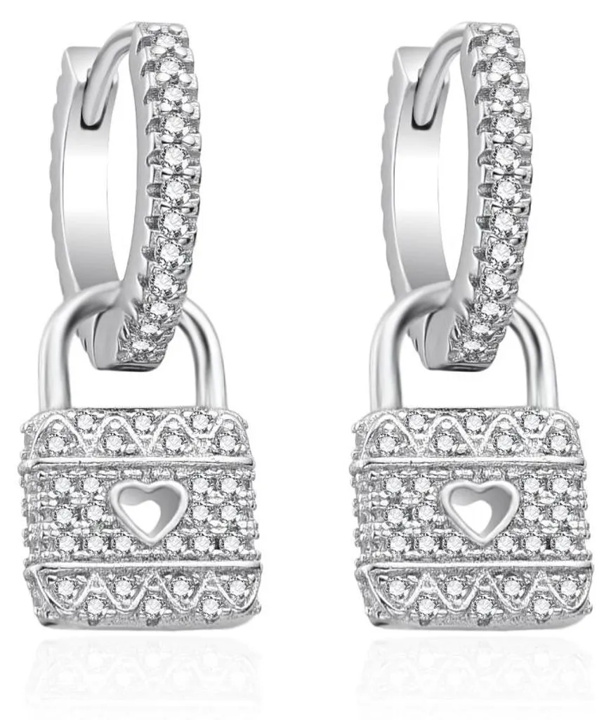 Boucles d'oreilles argentées polyvalentes pour passer du bureau au dîner