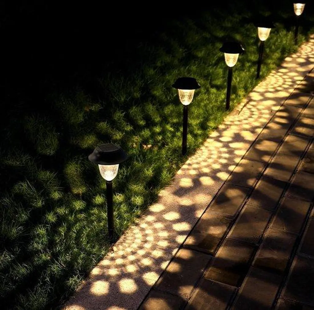 Éclairage solaire de jardin 8 LED étanche IP66 - Lot de 4 spots noirs