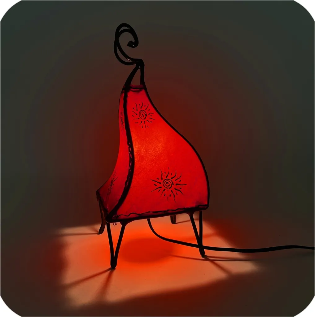 Lampe de Table Marocaine en Cuir Rouge et Fer Forgé, Style Henné 38cm