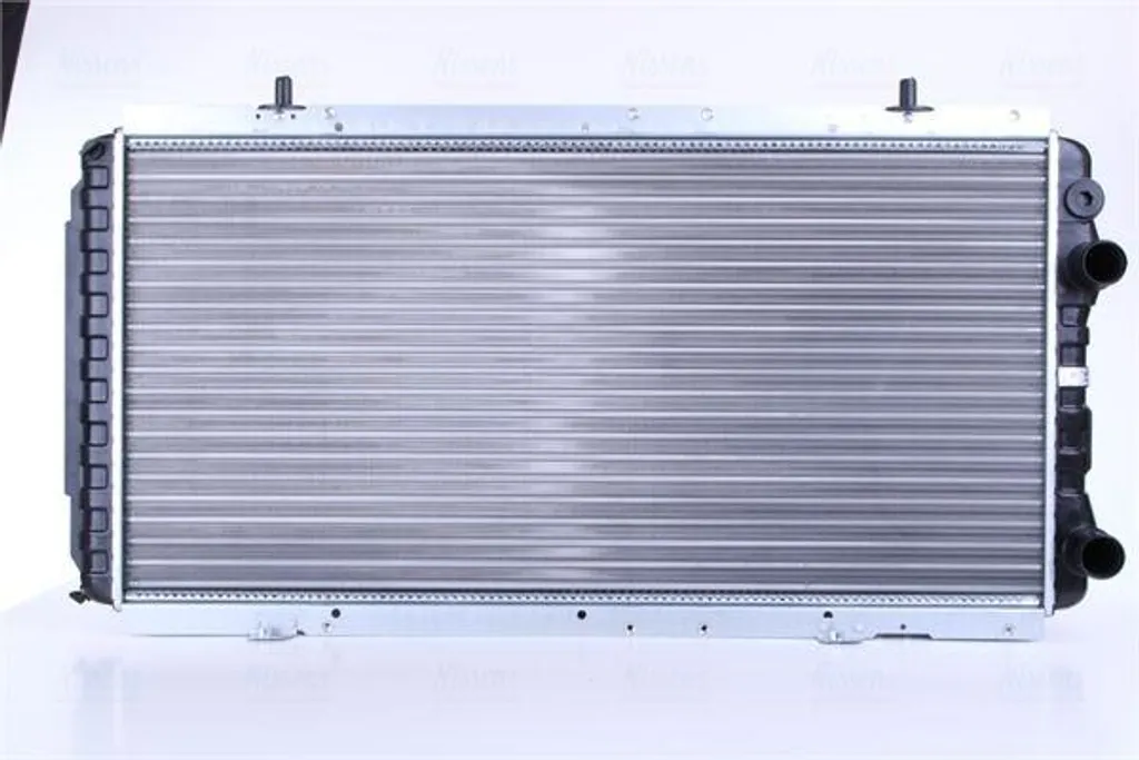 Évitez la surchauffe avec le radiateur moteur Nissens 61390 OE 1301HQ