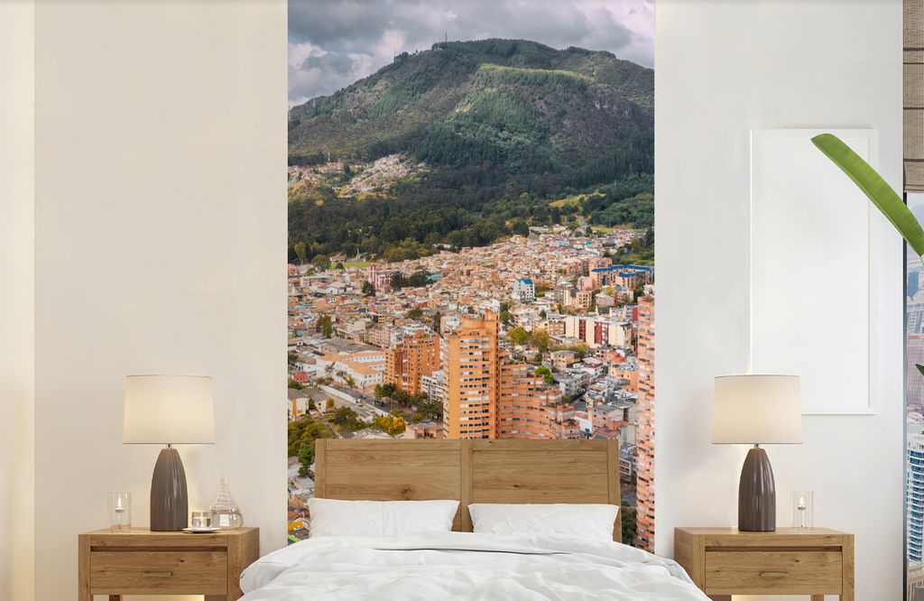 MuchoWow Fototapete für Wohnzimmer oder Schlafzimmer Wandtapete Vinyl Motivtapete Luftbildaufnahme von Bogota in Kolumbien - 120x240 cm - Hinter...