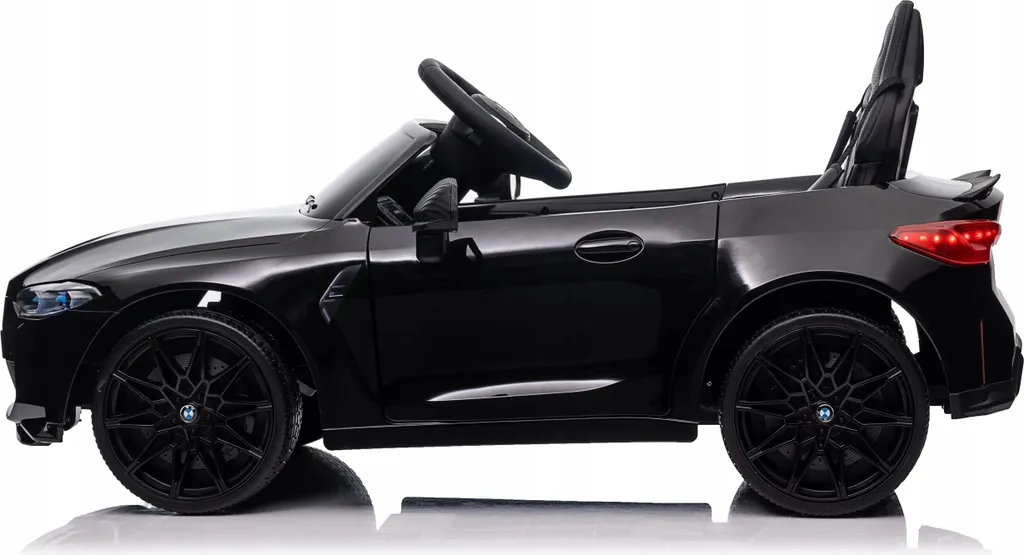 BMW M4 électrique enfant avec roues EVA silencieuses et télécommande