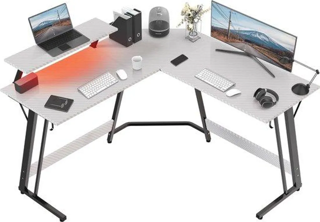 Bureau Gaming L : Gagnez de la Place et Améliorez votre Posture RGB