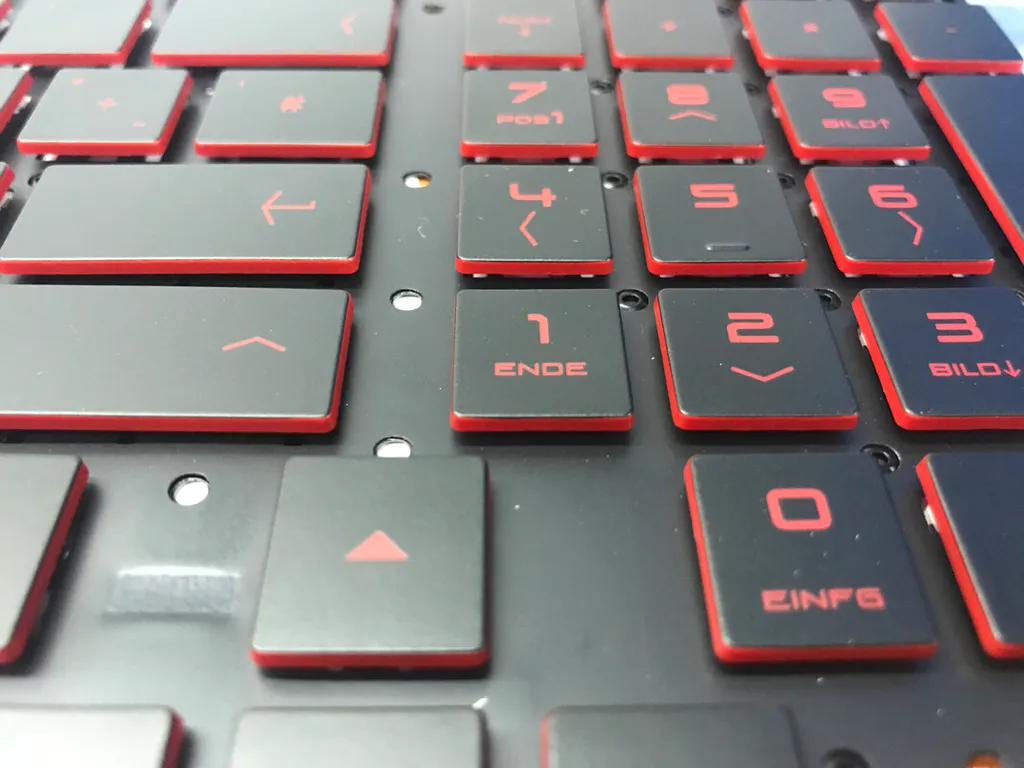 Clavier AZERTY pour HP OMEN 17-AN000 : Solution Touches HS ou Usées