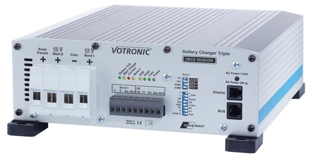 VOTRONIC 3242 VBCS 30/20/250 CI-Triple Kombigerät - Ladewandler/Solarregler/Netzladegerät