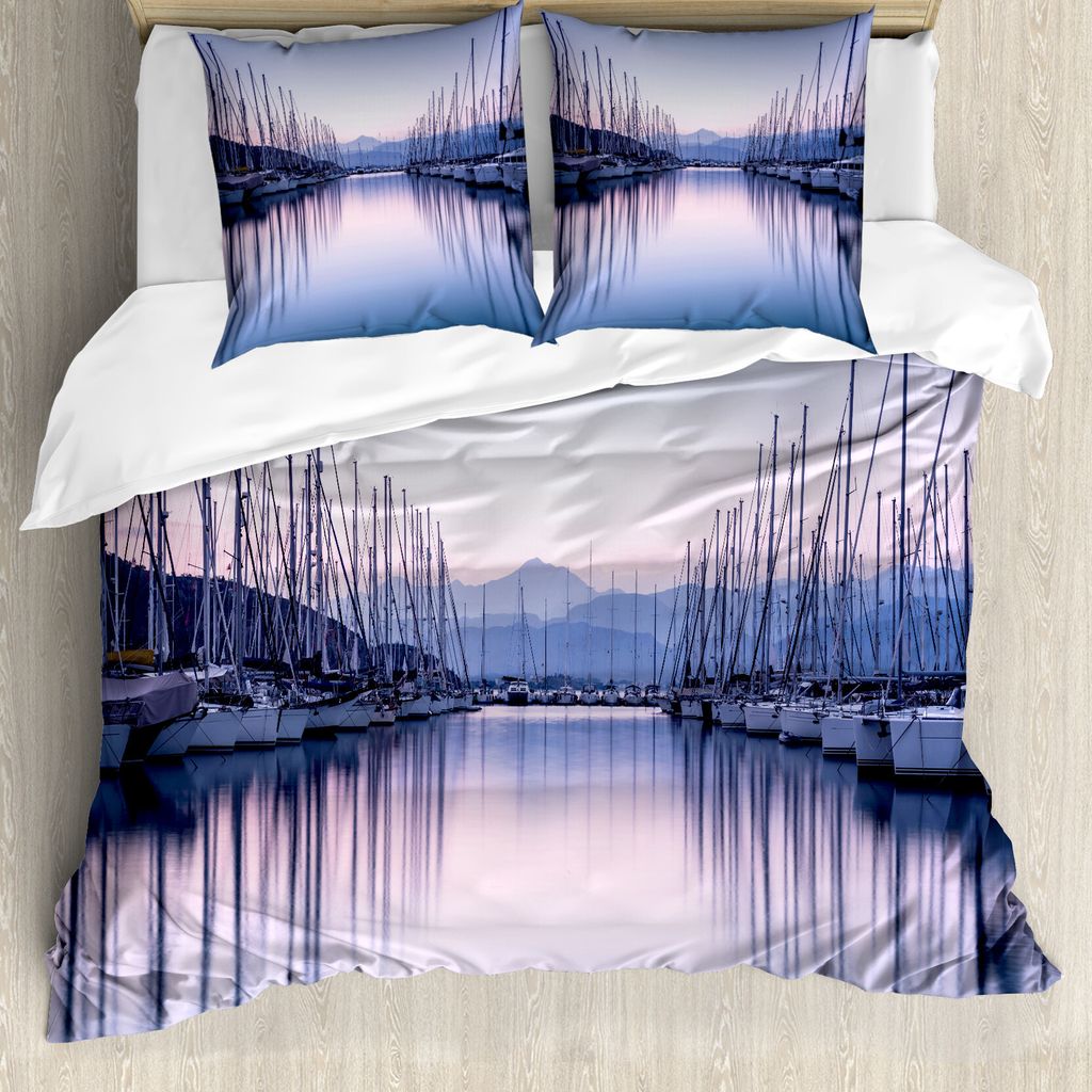 ABAKUHAUS Segelboot Bettbezug, Yachthafen in Sunrise, Milbensicher Allergiker geeignet mit Kissenbezügen, 200 cm x 200 cm - 80 x 80 cm, Lila Lila ...