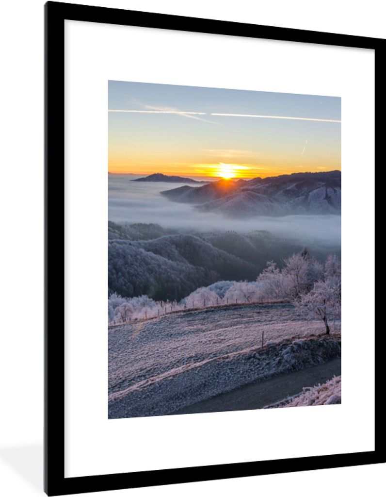 MuchoWow Gerahmtes Poster Winter - Berge - Sonne - Abend 60x80 cm - Poster mit Schwarzem Bilderrahmen Wandposter Rahmen Foto Bilder - Wohnzimmer ...