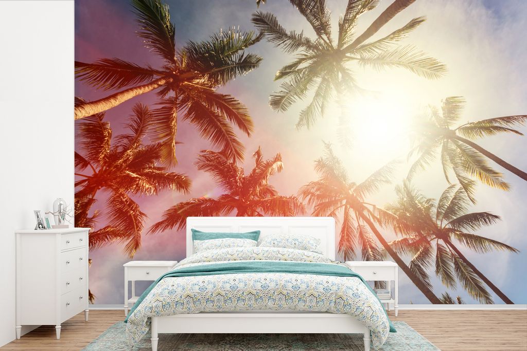 MuchoWow Fototapete für Wohnzimmer oder Schlafzimmer Wandtapete Vinyl Motivtapete Die Sonne scheint zwischen den Blättern der Palmen - 360x240 ...