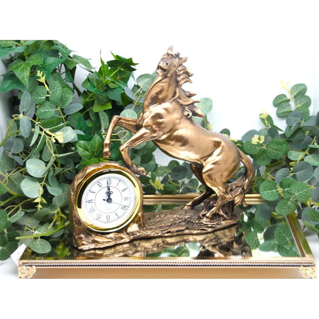 Pendule de table cheval cabré sculpture en bronze style Reine Isabelle