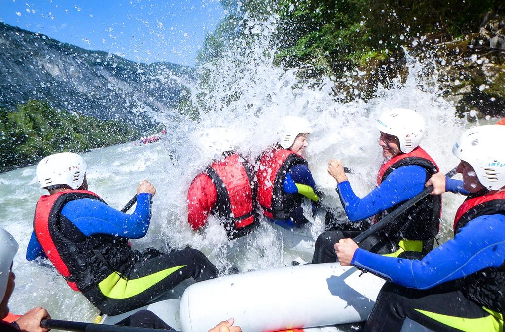 Jochen Schweizer Rafting und Klettersteig Imster Schlucht Sautens; Erlebnis verschenken oder selbst erleben; Gutschein gültig für 1 Person Grupp...